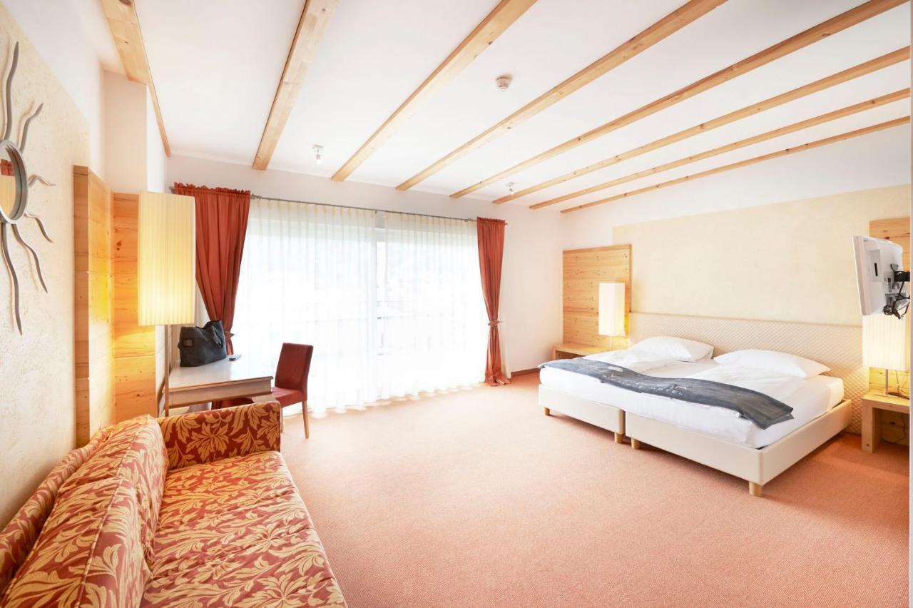 Vegan Hotel La Vimea (Adults Only) Naturns Exteriör bild